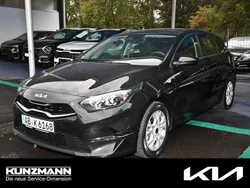 Zilinaschwarz metallic Gebraucht 2025 Kia Ceed Vision Limousine | 23.779 € (Guter Preis)