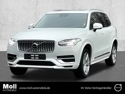 Crystal white / metallic Gebraucht 2024 Volvo XC90 Plus SUV | 59.640 € (Guter Preis)