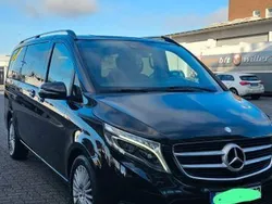 Schwarz Gebraucht 2016 Mercedes V220 Van / Kleinbus | 32.000 € (Etwas zu teuer)