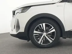 Weiß Gebraucht 2022 Peugeot 3008 Limousine | 21.000 € (Superpreis)