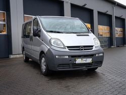 Silber Gebraucht 2005 Opel Vivaro Van / Kleinbus | 5.600 € (Fairer Preis)