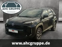 Schwarz Gebraucht 2025 Toyota Yaris Cross Team SUV | 32.890 € (Teuer)