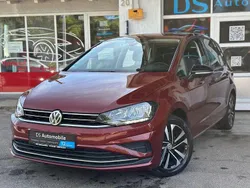 Rot Gebraucht 2019 VW Golf Sportsvan IQ Drive Van / Kleinbus | 13.990 € (Fairer Preis)