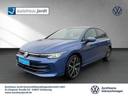 Anemonenblau (metallic) Gebraucht 2024 VW Golf VIII Edition Limousine | 30.930 € (Etwas zu teuer)