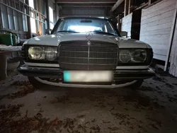 Weiß Gebraucht 1984 Mercedes E230 Limousine | 8.700 €