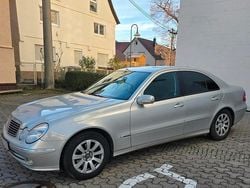 Silber Gebraucht 2004 Mercedes E320 Limousine | 3.500 €
