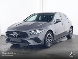 Grau Gebraucht 2024 Mercedes A200 Advanced Kleinwagen | 29.990 € (Fairer Preis)