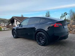 Schwarz Gebraucht 2023 Tesla Model Y Long Range SUV | 41.900 € (Etwas zu teuer)