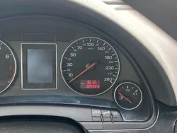 Gelb Gebraucht 2001 Audi A4 Limousine | 2.400 € (Fairer Preis)