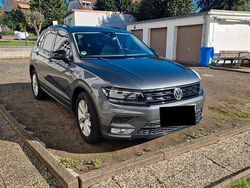 Grau Gebraucht 2016 VW Tiguan Highline SUV | 17.900 € (Etwas zu teuer)