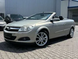 Silber Gebraucht 2007 Opel Astra Cabriolet Cosmo Cabrio | 1.950 € (Guter Preis)