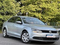 Silber Gebraucht 2012 VW Jetta Trendline Limousine | 6.999 € (Fairer Preis)