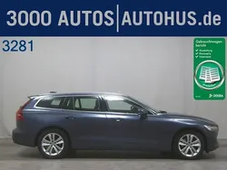 Blau Gebraucht 2020 Volvo V60 Momentum Kombi | 22.900 € (Guter Preis)