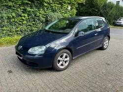 Blau Gebraucht 2004 VW Golf V Kleinwagen | 1.000 € (Fairer Preis)