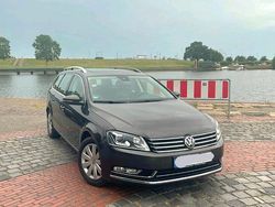 Braun Gebraucht 2014 VW Passat Exclusive Kombi | 10.499 € (Etwas zu teuer)