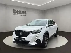 Schneeweiß Gebraucht 2022 Peugeot 2008 Active SUV | 16.990 € (Fairer Preis)