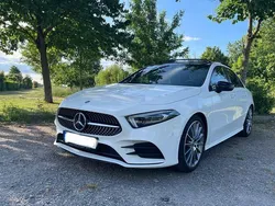 Weiß Gebraucht 2019 Mercedes A250 AMG line Limousine | 28.400 € (Fairer Preis)
