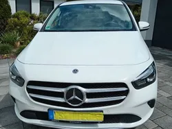 Weiß Gebraucht 2019 Mercedes B200 Van / Kleinbus | 21.400 € (Guter Preis)