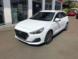 Weiß Gebraucht 2019 Hyundai i30 Kombi | 15.950 € (Fairer Preis)