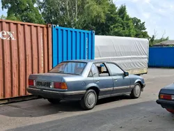 Blau Gebraucht 1986 Opel Rekord S Limousine | 2.850 €