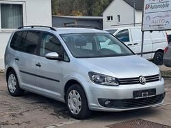 Silber Gebraucht 2014 VW Touran Comfortline Van / Kleinbus | 6.900 € (Guter Preis)