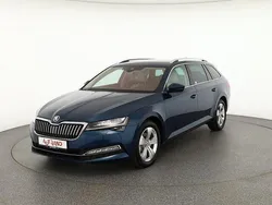 Lavablau metallic (metallic) Gebraucht 2020 Skoda Superb Premium Edition Kombi | 27.490 € (Fairer Preis)