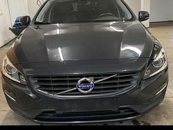 Grau Gebraucht 2016 Volvo V60 Business Edition Kombi | 14.000 € (Fairer Preis)