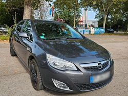 Grau Gebraucht 2012 Opel Astra Kleinwagen | 5.999 € (Fairer Preis)