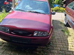 Rot Gebraucht 1997 Ford Fiesta Kleinwagen | 500 € (Fairer Preis)