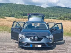 Silber Gebraucht 2017 Renault Mégane GrandTour Kombi | 9.300 € (Fairer Preis)