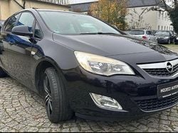 Schwarz Gebraucht 2011 Opel Astra Design Edition Limousine | 5.400 € (Guter Preis)