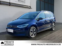 Atlantik blue Gebraucht 2024 VW Touran Comfortline Van / Kleinbus | 30.999 € (Fairer Preis)