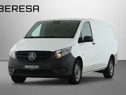 Weiß Gebraucht 2023 Mercedes Vito Van / Kleinbus | 30.916 € (Guter Preis)