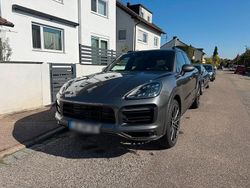 Grau Gebraucht 2019 Porsche Cayenne SUV | 49.500 € (Etwas zu teuer)