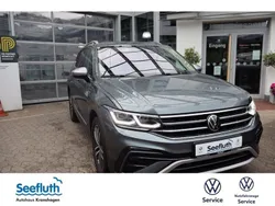 Grau Gebraucht 2023 VW Tiguan Allspace Elegance SUV | 41.530 € (Fairer Preis)