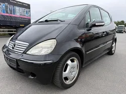 Schwarz Gebraucht 2004 Mercedes A170 Avantgarde Van / Kleinbus | 1.790 € (Etwas zu teuer)