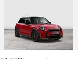Rot Gebraucht 2023 Mini Cooper Essential Kleinwagen | 19.990 € (Guter Preis)