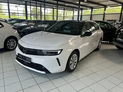 Weiss Gebraucht 2023 Opel Astra Elegance Kombi | 19.900 € (Superpreis)