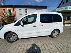 Weiß Gebraucht 2016 Citroën Berlingo PureTech Van / Kleinbus | 8.950 € (Guter Preis)