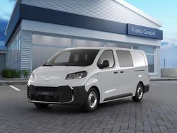 Weiß Gebraucht 2024 Toyota Proace Van / Kleinbus | 35.990 € (Etwas zu teuer)