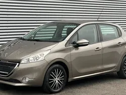 Grau Gebraucht 2012 Peugeot 208 Active Kleinwagen | 3.900 € (Fairer Preis)