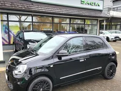Black pearlschwarz metallic Gebraucht 2023 Renault Twingo Kleinwagen | 19.989 € (Teuer)
