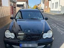 Schwarz Gebraucht 2004 Mercedes C200 Classic Kombi | 1.050 € (Fairer Preis)