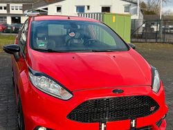 Rot Gebraucht 2014 Ford Fiesta ST Coupé | 10.000 € (Fairer Preis)