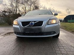 Silber Gebraucht 2009 Volvo S40 Limousine | 1.499 €
