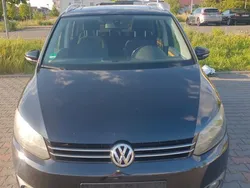 Schwarz Gebraucht 2010 VW Touran Van / Kleinbus | 5.000 € (Fairer Preis)