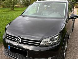 Schwarz Gebraucht 2014 VW Touran Van / Kleinbus | 16.990 €