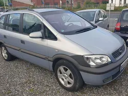 Grau Gebraucht 2000 Opel Zafira Elegance Van / Kleinbus | 859 € (Guter Preis)