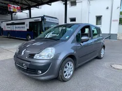 Grau Gebraucht 2011 Renault Grand Modus Dynamique Van / Kleinbus | 3.850 € (Guter Preis)