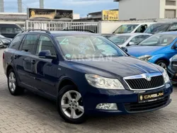 Blau Gebraucht 2012 Skoda Octavia Family Kombi | 6.998 € (Fairer Preis)